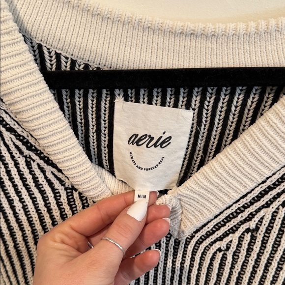Aerie Black and White V-Neck Sweater - Picture 2 of 3